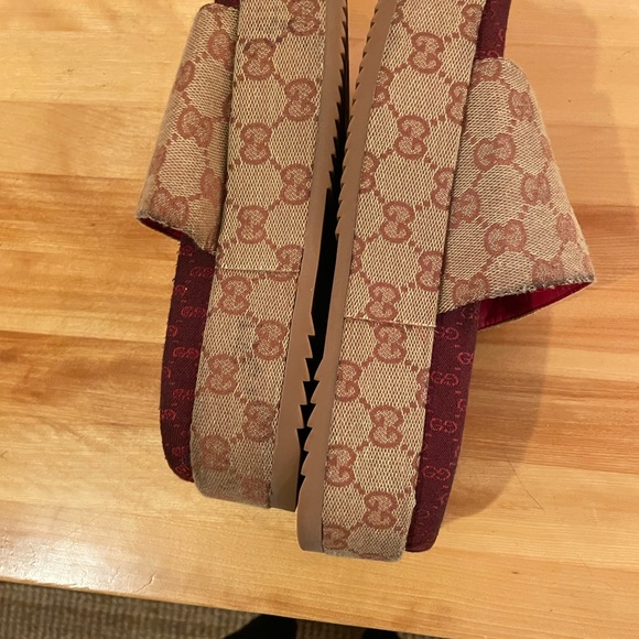 AS-IS Gucci Brown Monogram Slides - Picture 6 of 9